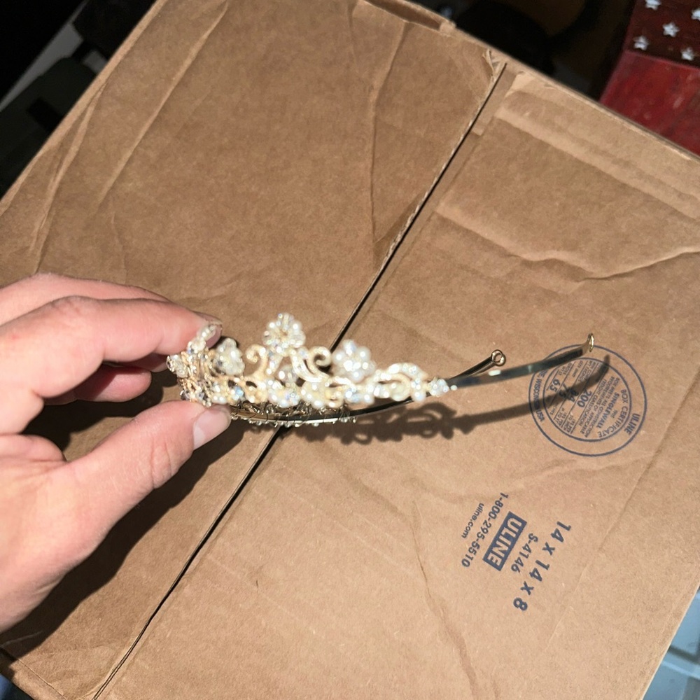 Sparkling Bridal Tiara - Picture 3 of 5